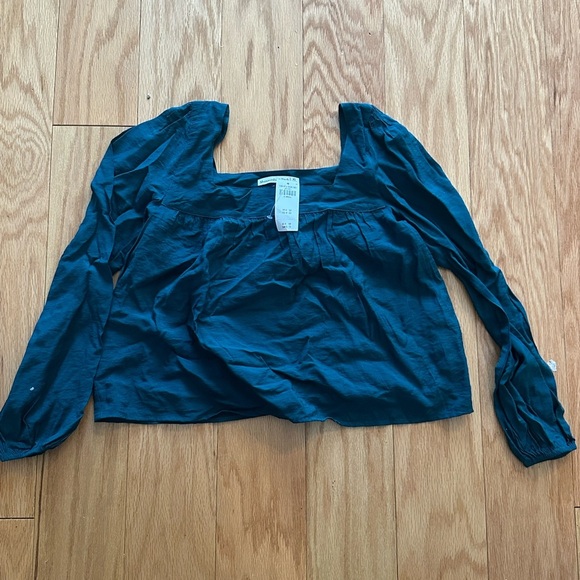 NWT Abercrombie Emerald Puff Sleeve Blouse Size XS - Picture 2 of 5